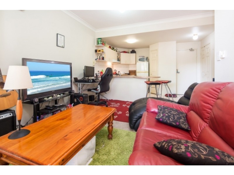 3/143 Frank Street, Labrador QLD 4215