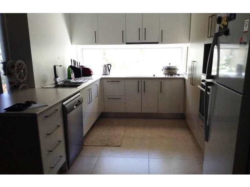 2/9 McWilliam Close, Labrador QLD 4215