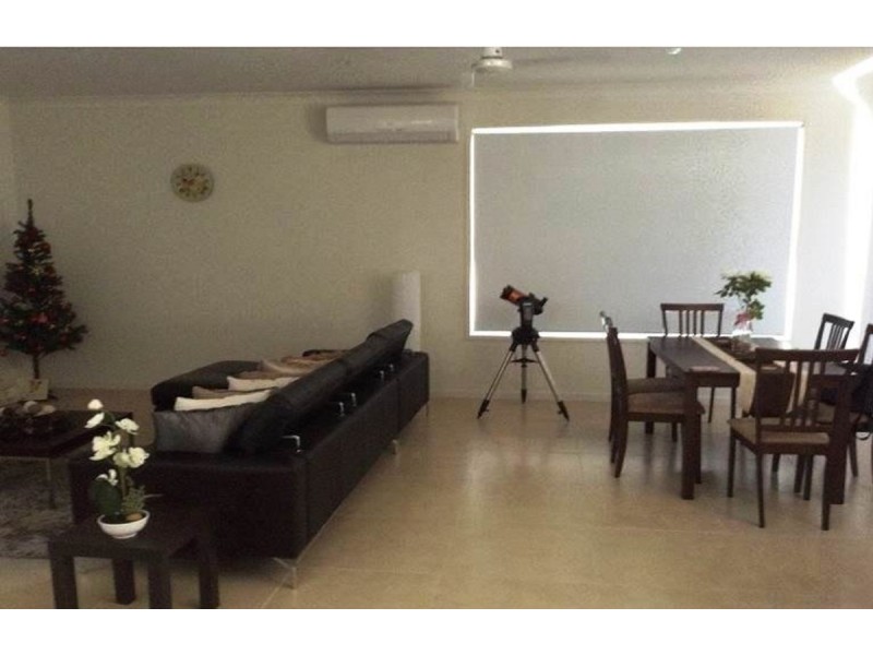 2/9 McWilliam Close, Labrador QLD 4215