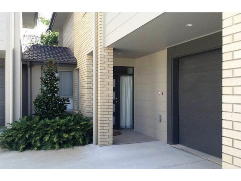 2/9 McWilliam Close, Labrador QLD 4215