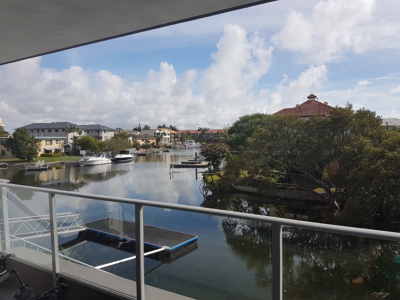 206/33-37 Madang Crescent, Runaway Bay QLD 4216