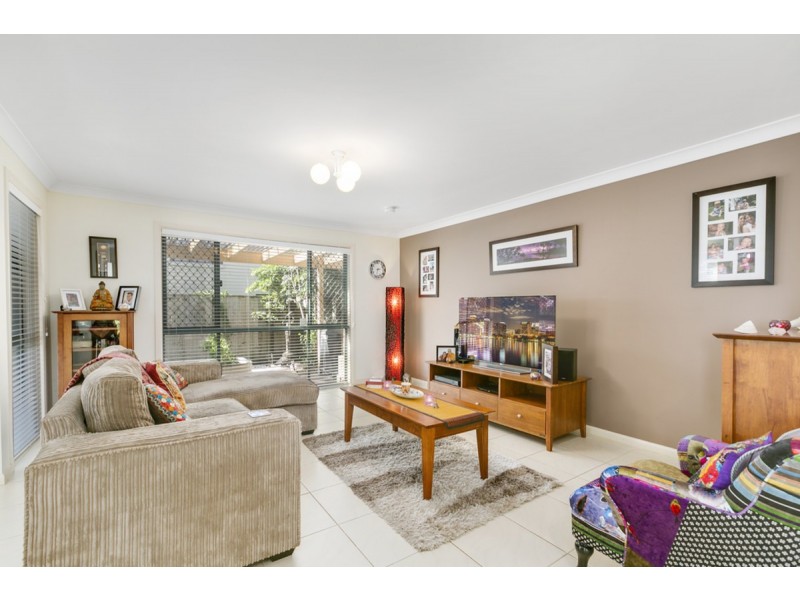 4/15 Gordon Street, Labrador QLD 4215