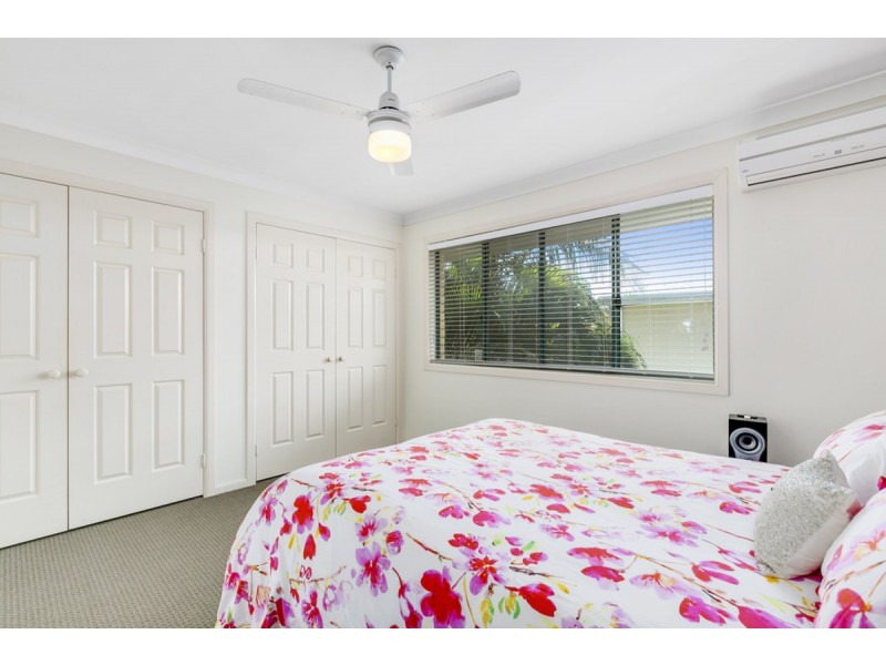 4/15 Gordon Street, Labrador QLD 4215