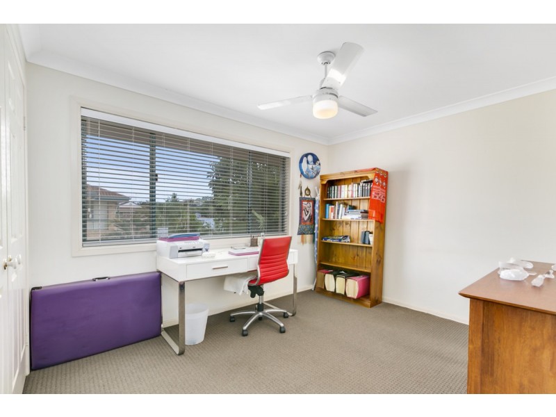 4/15 Gordon Street, Labrador QLD 4215