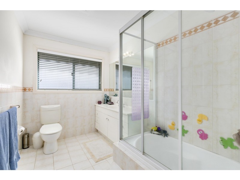 4/15 Gordon Street, Labrador QLD 4215