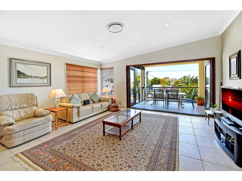 2/5 Rouen Avenue, Paradise Point QLD 4216