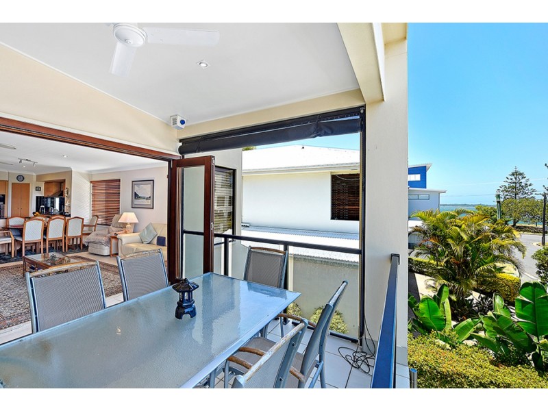 2/5 Rouen Avenue, Paradise Point QLD 4216