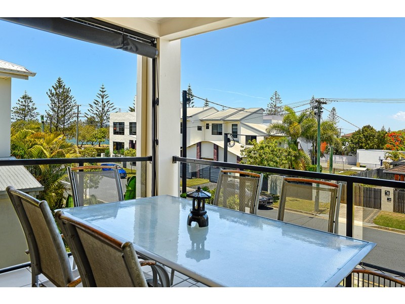 2/5 Rouen Avenue, Paradise Point QLD 4216