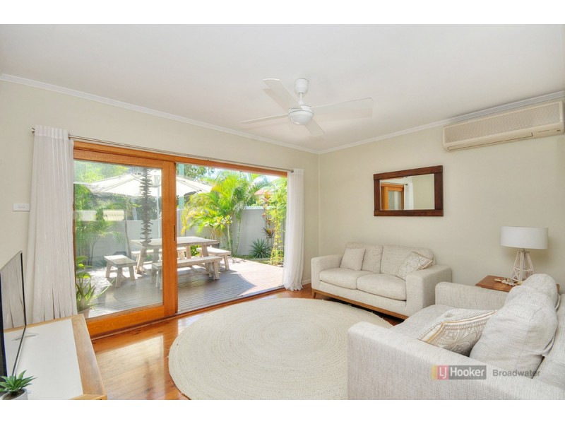 53 Deakin Avenue, Southport QLD 4215