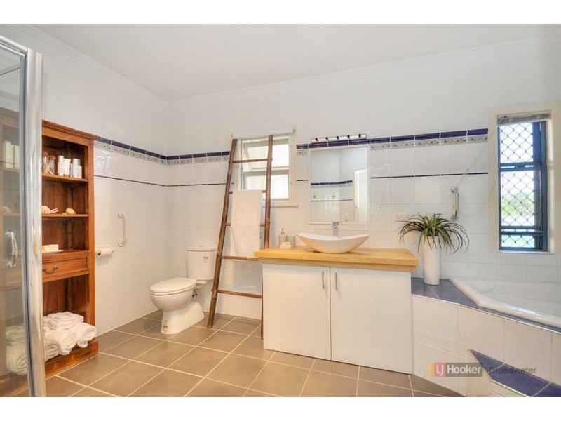 53 Deakin Avenue, Southport QLD 4215