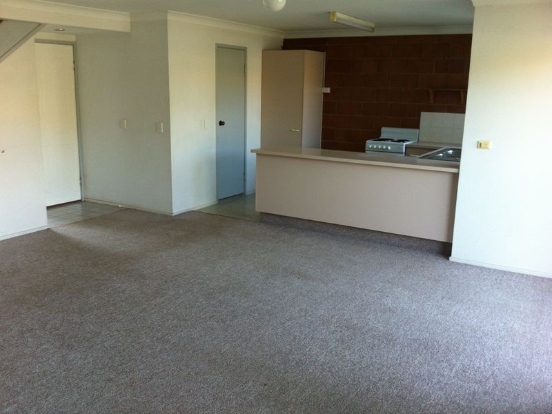 10/111 Little Usher Avenue, Labrador QLD 4215