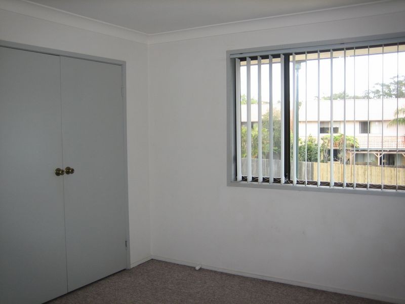 10/111 Little Usher Avenue, Labrador QLD 4215