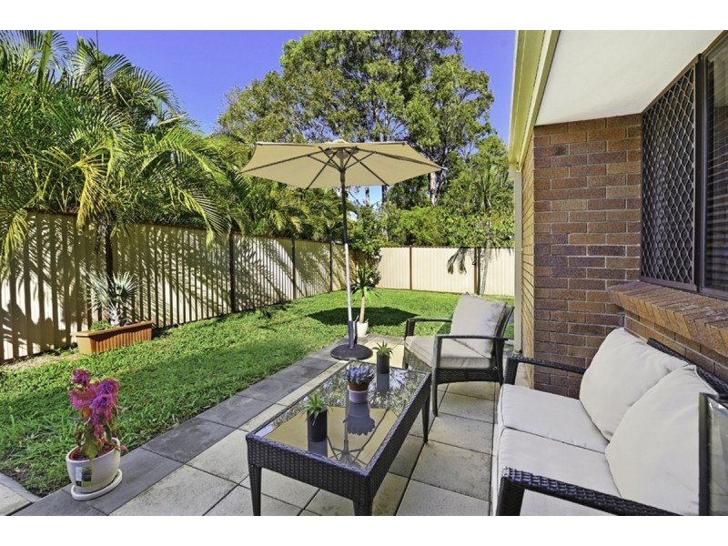 2/11 Telopea Street, Labrador QLD 4215