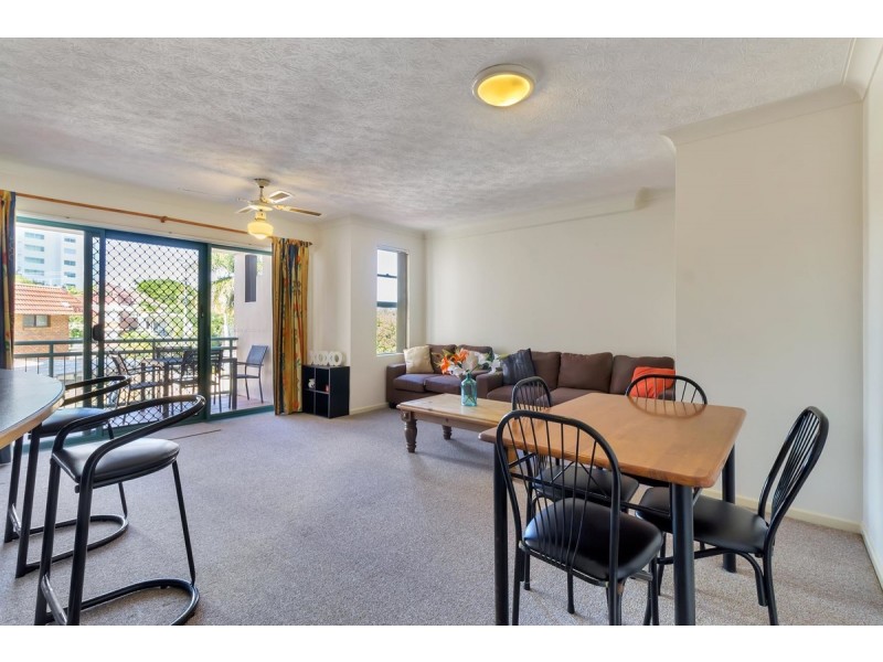 11/7-9 Robert Street, Labrador QLD 4215