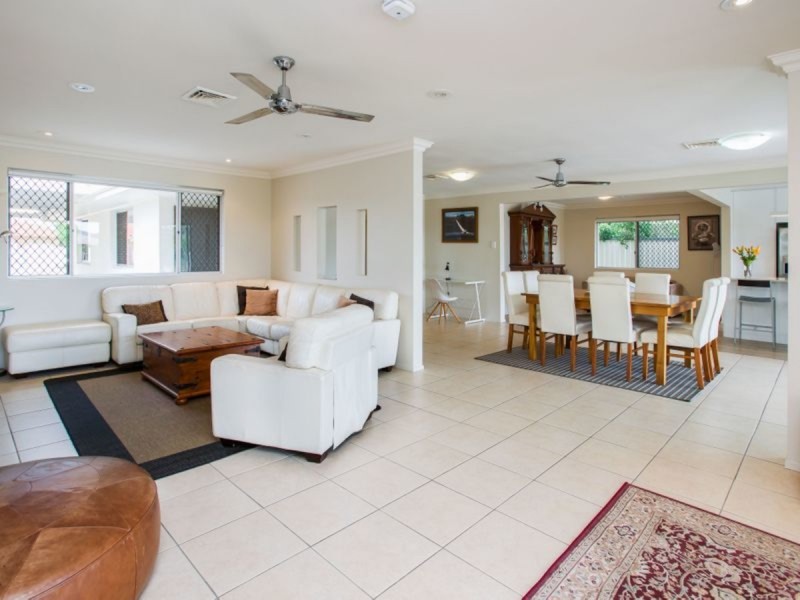 25 OGrady Drive, Paradise Point QLD 4216