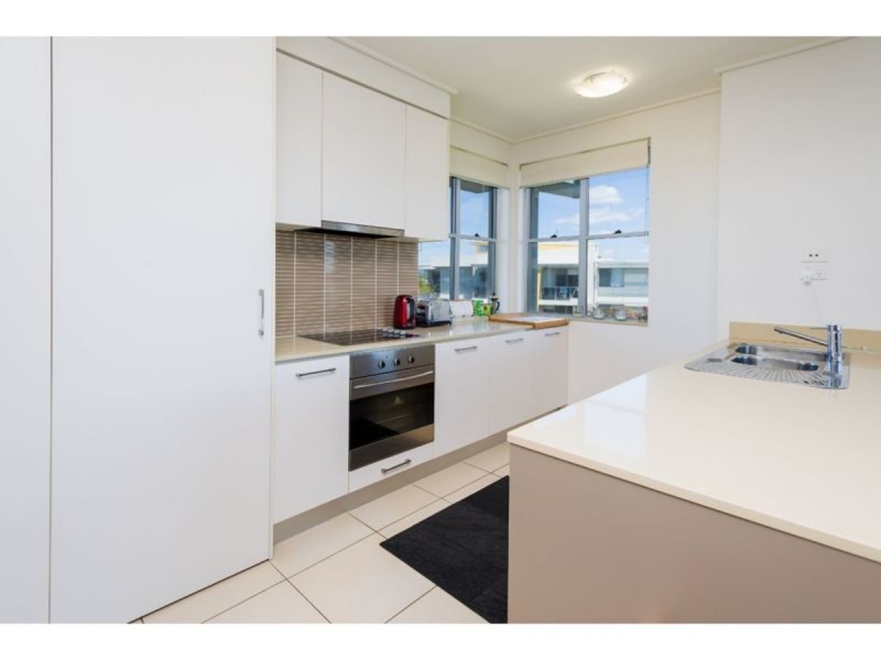 431/64-68 Sickle Avenue, Hope Island QLD 4212