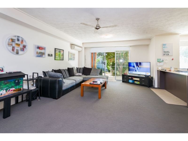 616/64-68 Sickle Avenue, Hope Island QLD 4212