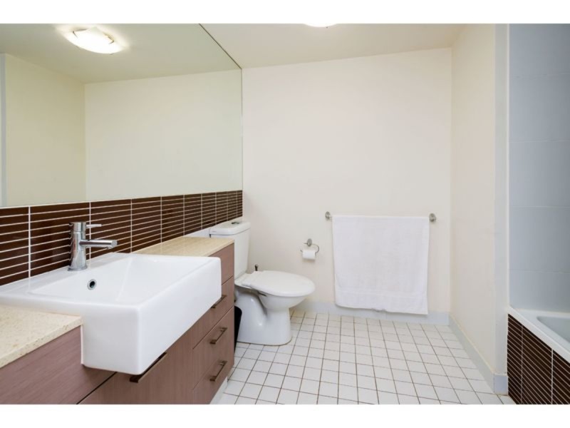 616/64-68 Sickle Avenue, Hope Island QLD 4212