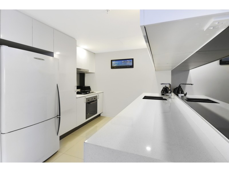 2410/5 Harbour Side Court, Biggera Waters QLD 4216