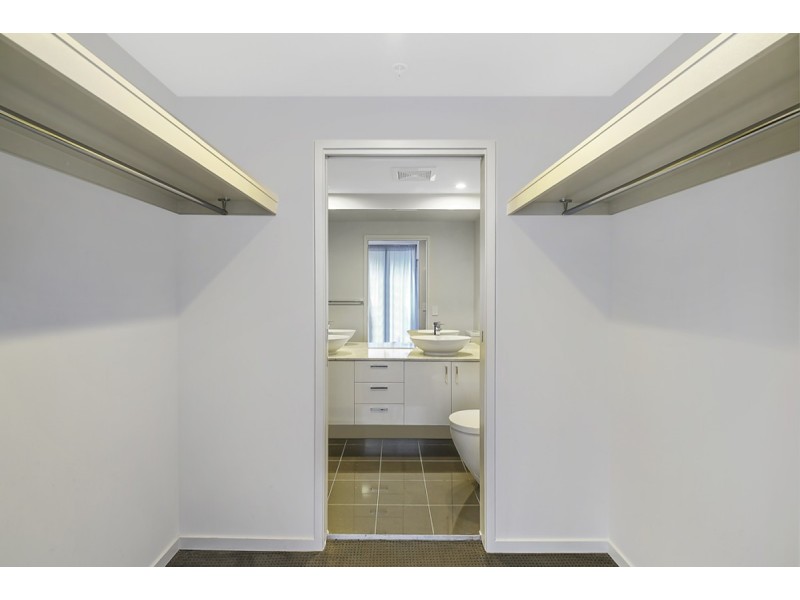 2410/5 Harbour Side Court, Biggera Waters QLD 4216