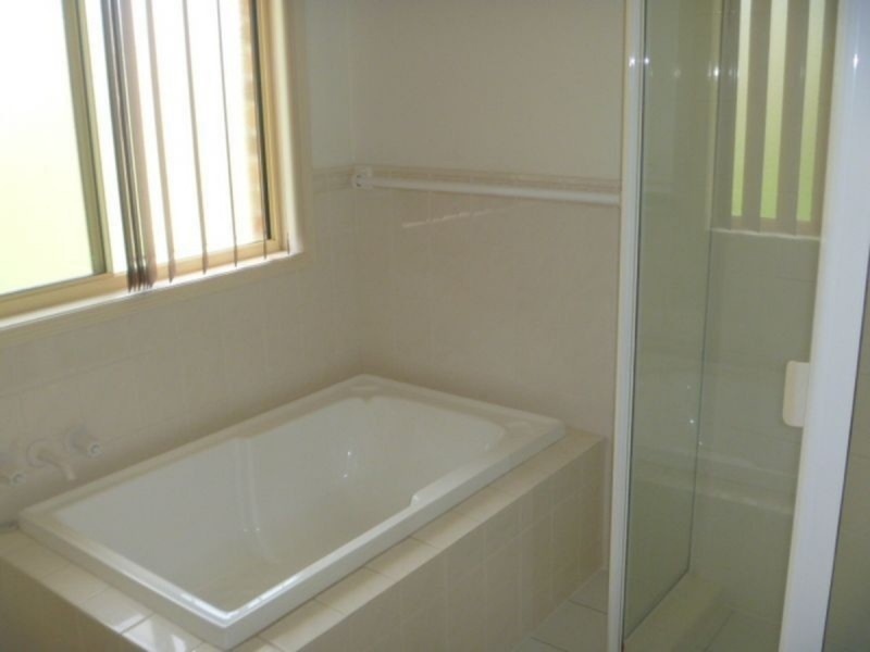 4/32 Government Road, Labrador QLD 4215