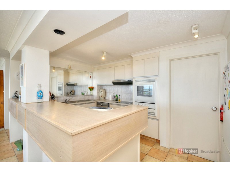 4/240 Marine Parade, Labrador QLD 4215