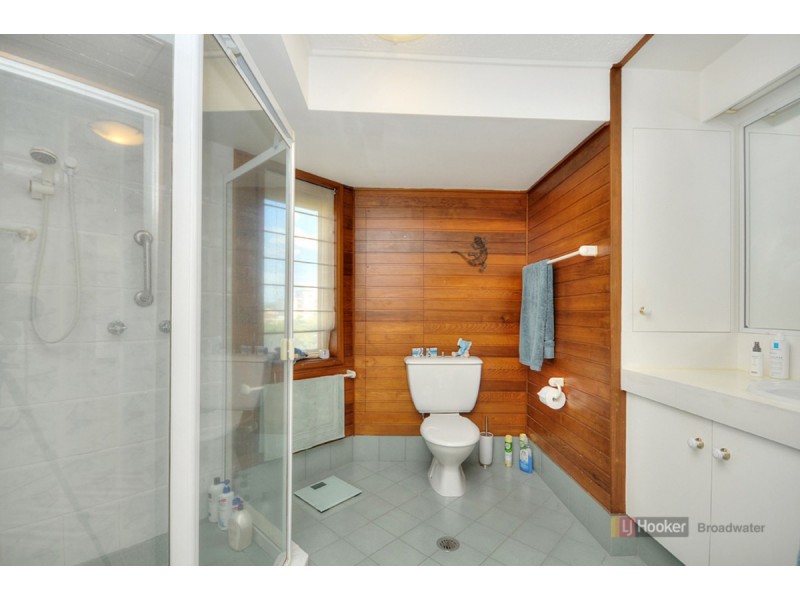 4/240 Marine Parade, Labrador QLD 4215