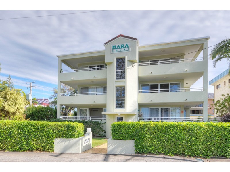 2/194 Marine Parade, Labrador QLD 4215