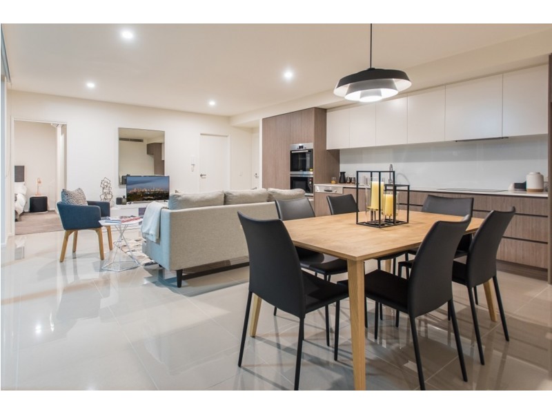 204/5 Chester Terrace, Southport QLD 4215