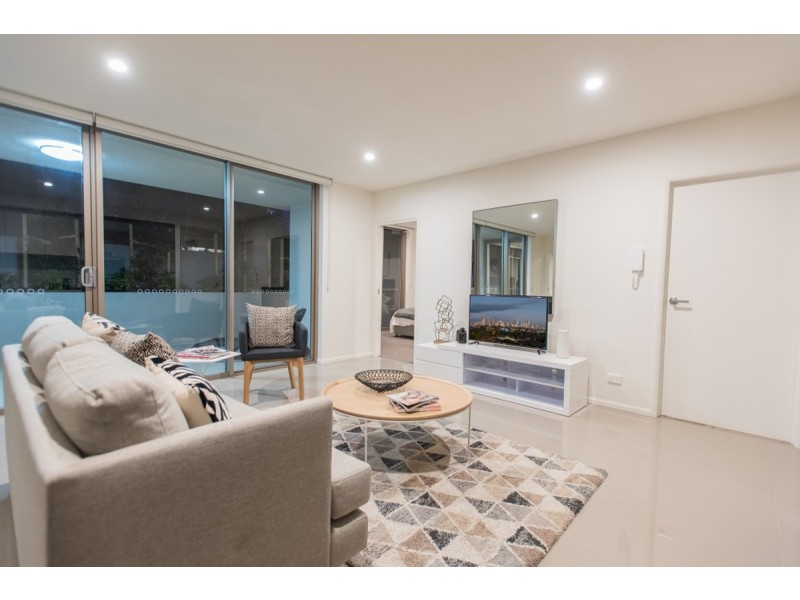 204/5 Chester Terrace, Southport QLD 4215