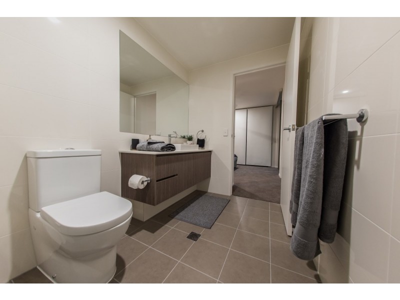 204/5 Chester Terrace, Southport QLD 4215