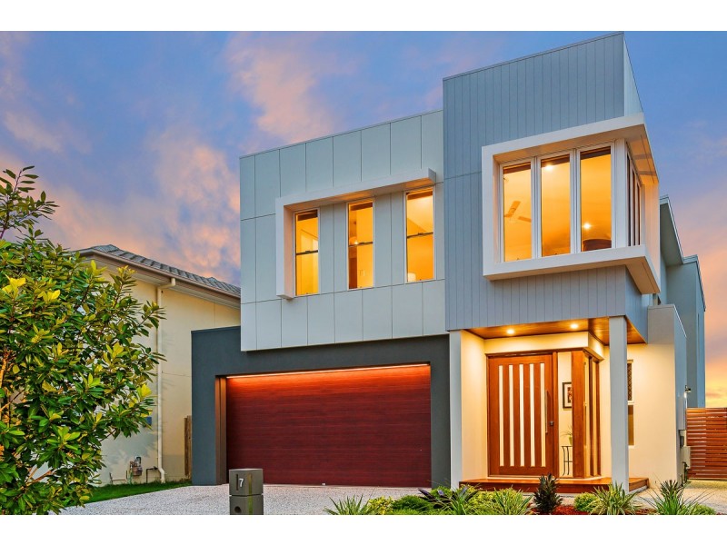 7 North Quay Circuit, Hope Island QLD 4212