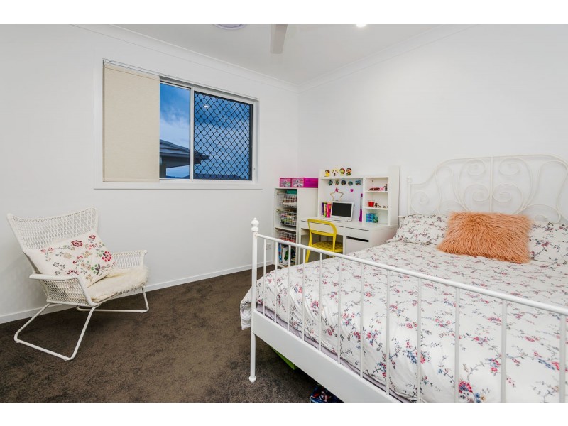 7 North Quay Circuit, Hope Island QLD 4212