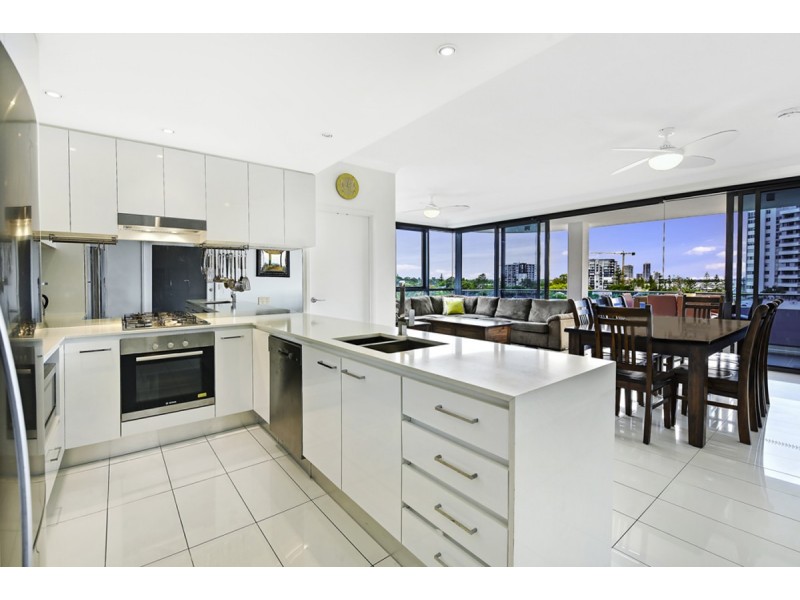 517/19 Imperial Parade, Labrador QLD 4215