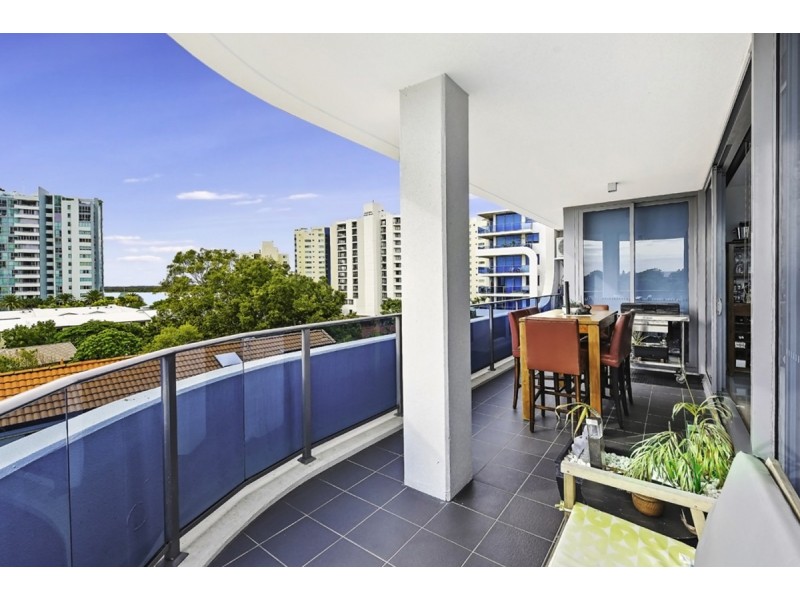 517/19 Imperial Parade, Labrador QLD 4215