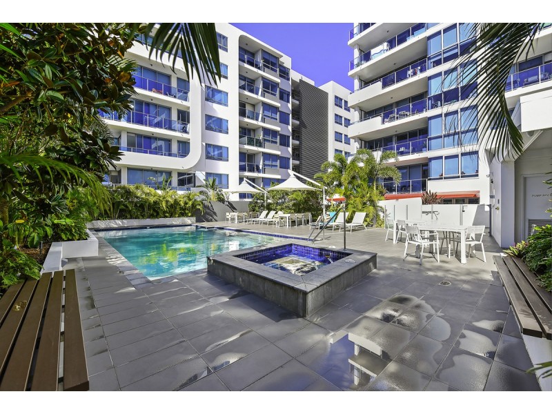 517/19 Imperial Parade, Labrador QLD 4215