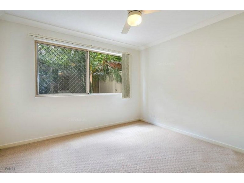 2/13 D Wyndham Avenue, Southport QLD 4215