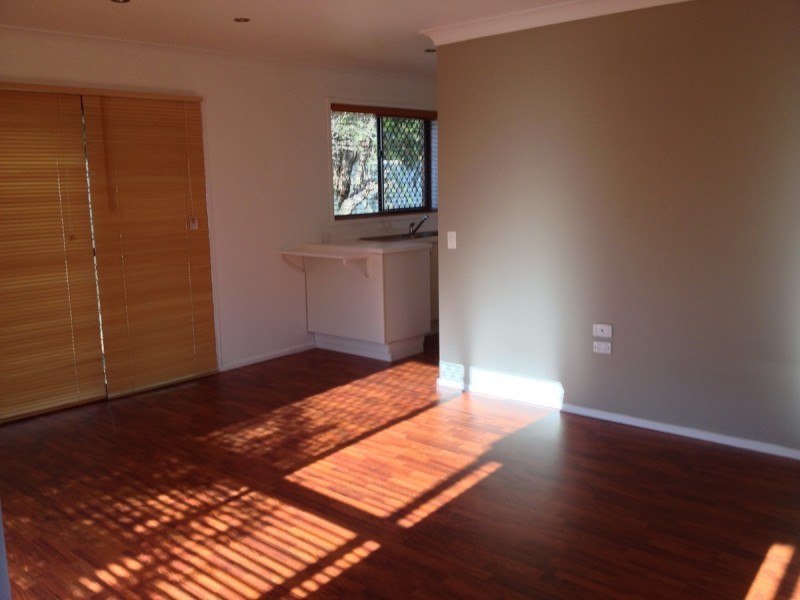 2/26 Rouen Avenue, Paradise Point QLD 4216