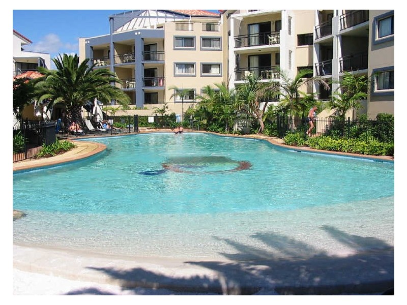 213/392 Marine Parade, Labrador QLD 4215