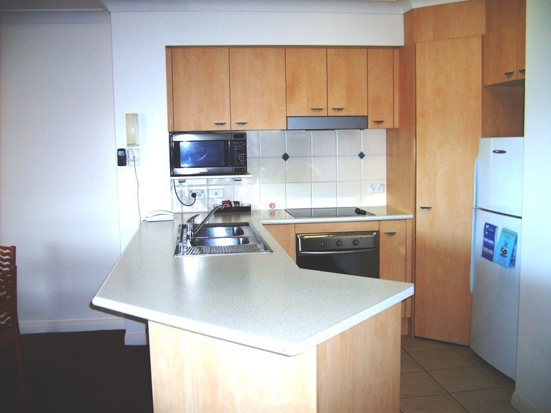 213/392 Marine Parade, Labrador QLD 4215