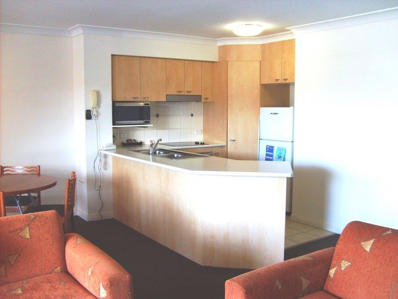 213/392 Marine Parade, Labrador QLD 4215