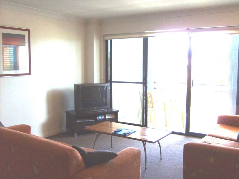 213/392 Marine Parade, Labrador QLD 4215