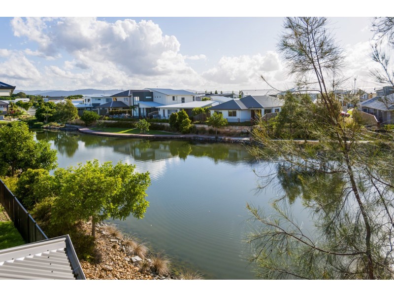 3 Keelson Crescent, Hope Island QLD 4212