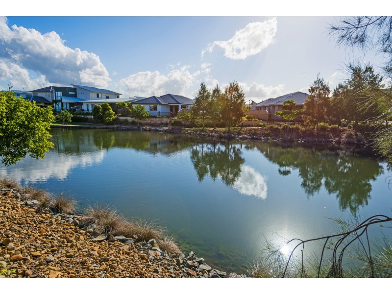 3 Keelson Crescent, Hope Island QLD 4212