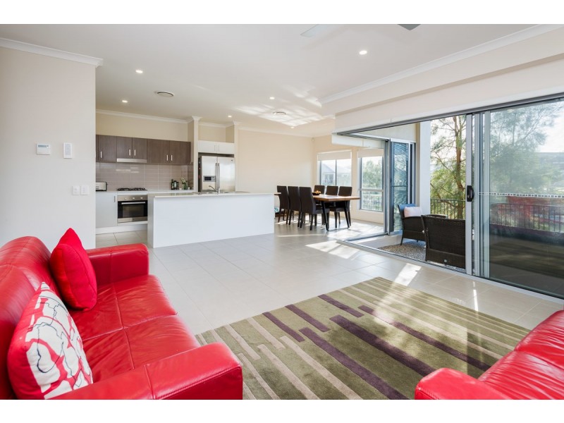 3 Keelson Crescent, Hope Island QLD 4212