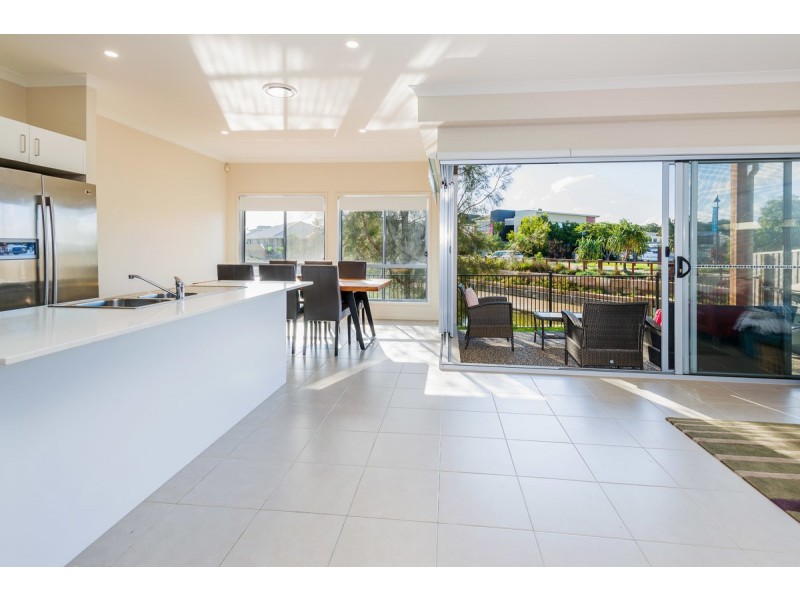 3 Keelson Crescent, Hope Island QLD 4212