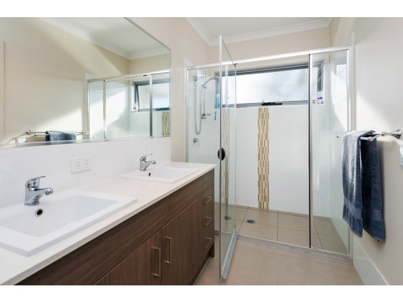 3 Keelson Crescent, Hope Island QLD 4212