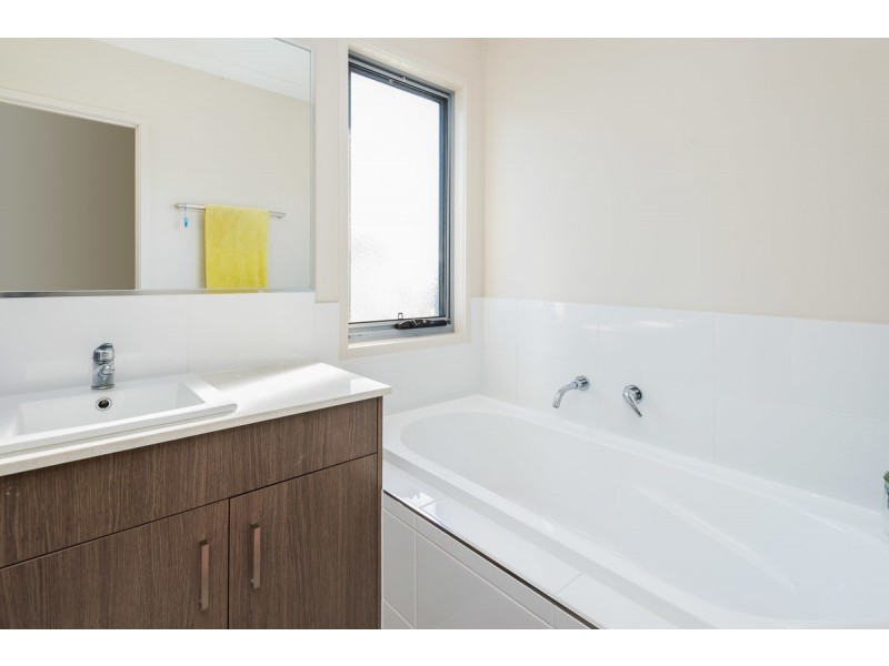 3 Keelson Crescent, Hope Island QLD 4212