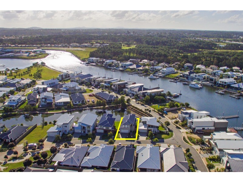 3 Keelson Crescent, Hope Island QLD 4212