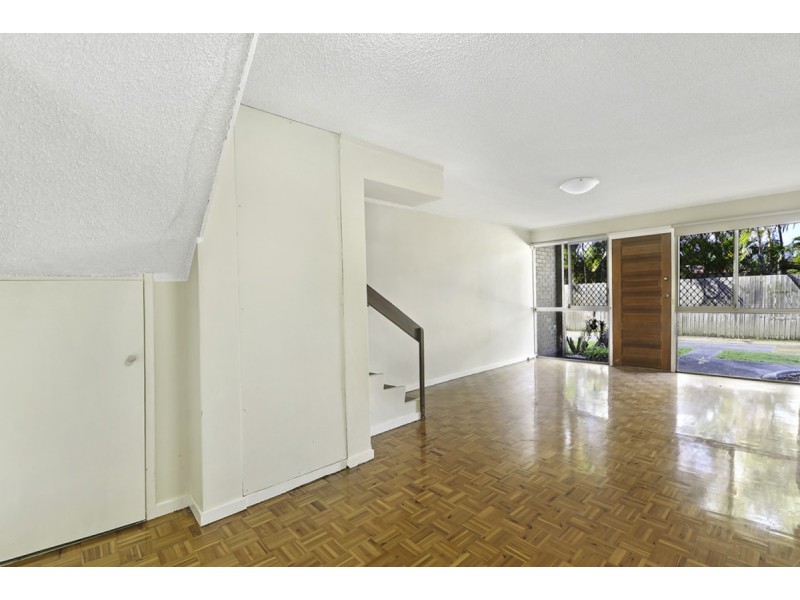 10/14 Central Street, Labrador QLD 4215